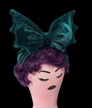 Load image into Gallery viewer, Batwing headband