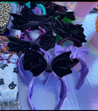 Load image into Gallery viewer, Batwing headband