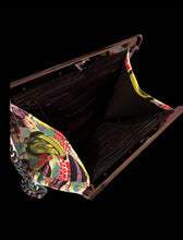 Load image into Gallery viewer, Clutch purse
