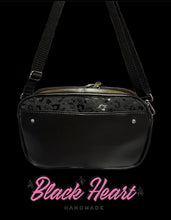 Load image into Gallery viewer, Crossbody purse
